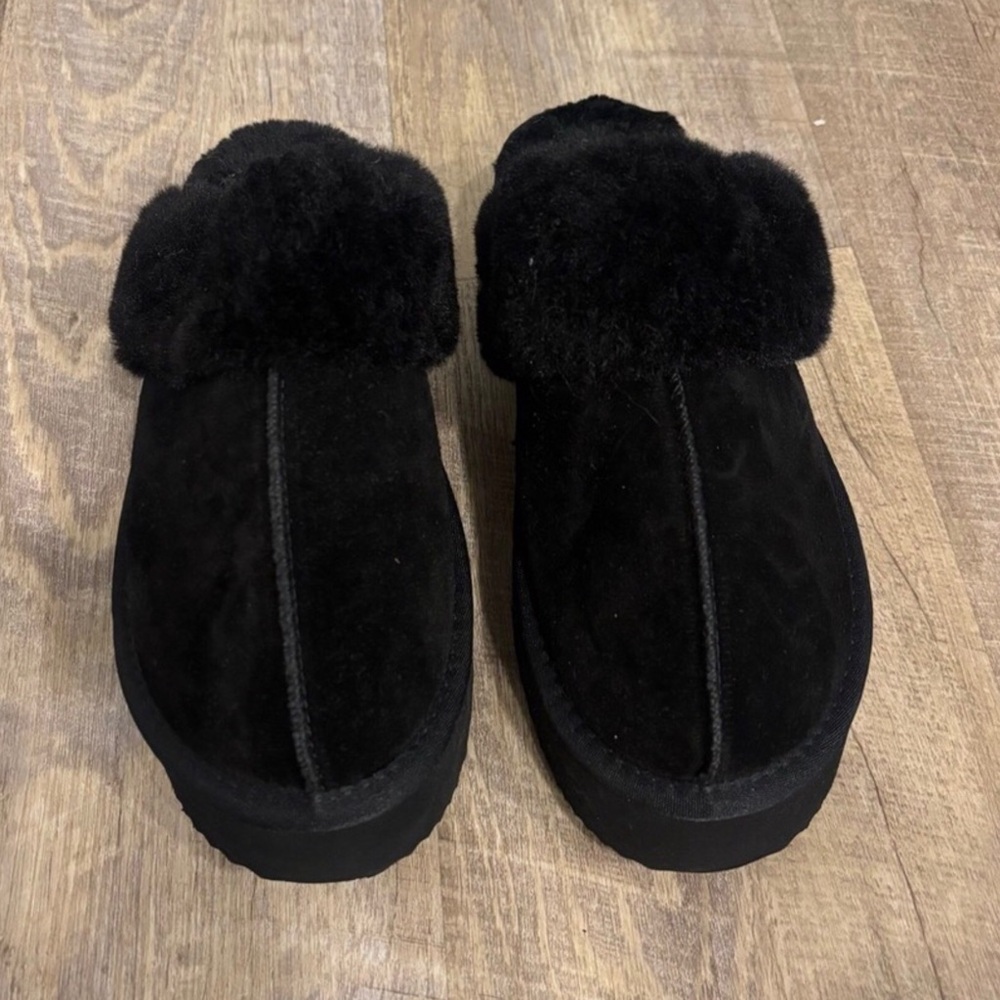 Dream Pairs Black Faux Fur Platform Slip-On Clog